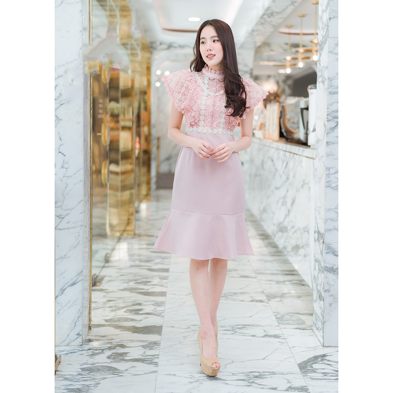 kudapy เดรสสั้นสีชมพู ลูกไม้คอมุกตัวสั้นใส่แล้วดูดีมากๆ