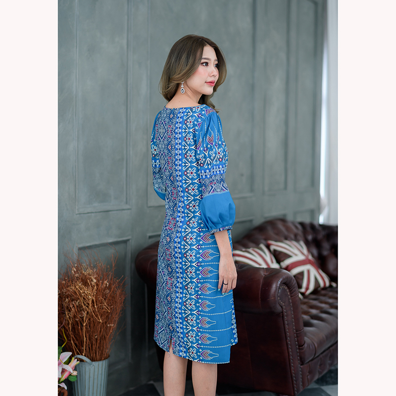 kudapy เดรสสั้นสีน้ำเงิน/สีม่วงกะปิ พิมพ์ลายไทย งานเนื้อผ้านิ่มใส่สบายค่ะ ใส่ทดแทนผ้าไทยเนื้อจะเบาไม่อึดอัด