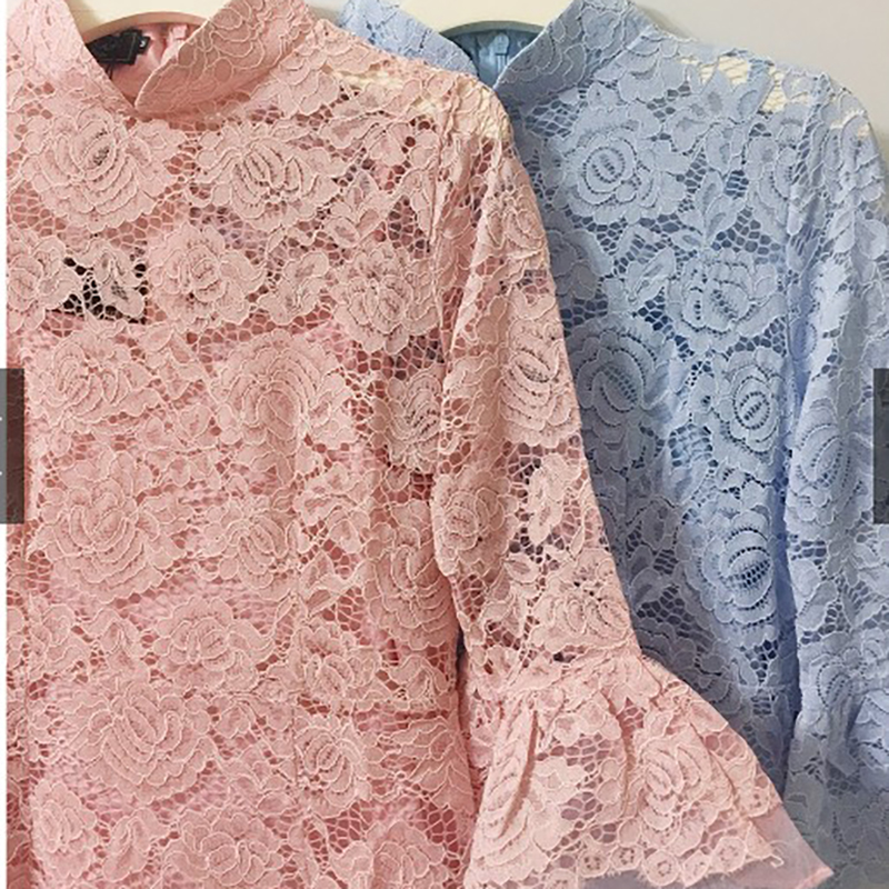 kudapy เดรสลูกไม้สีฟ้า/ชมพู แขนสามส่วนแต่งระบายบาน คอปิด กระโปรงทรงเอบาน มีซับในในตัว ซิบซ่อนด้านหลัง