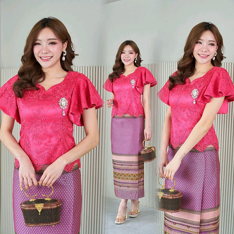 kudapy ชุดเซ็ทเสื้อผ้าลูกไม้สีชมพูเข้ม+ ผ้าถุงผ้าไหมแพรวากาฬสินทร์สำเร็จรูปอัดกาวอย่างดี