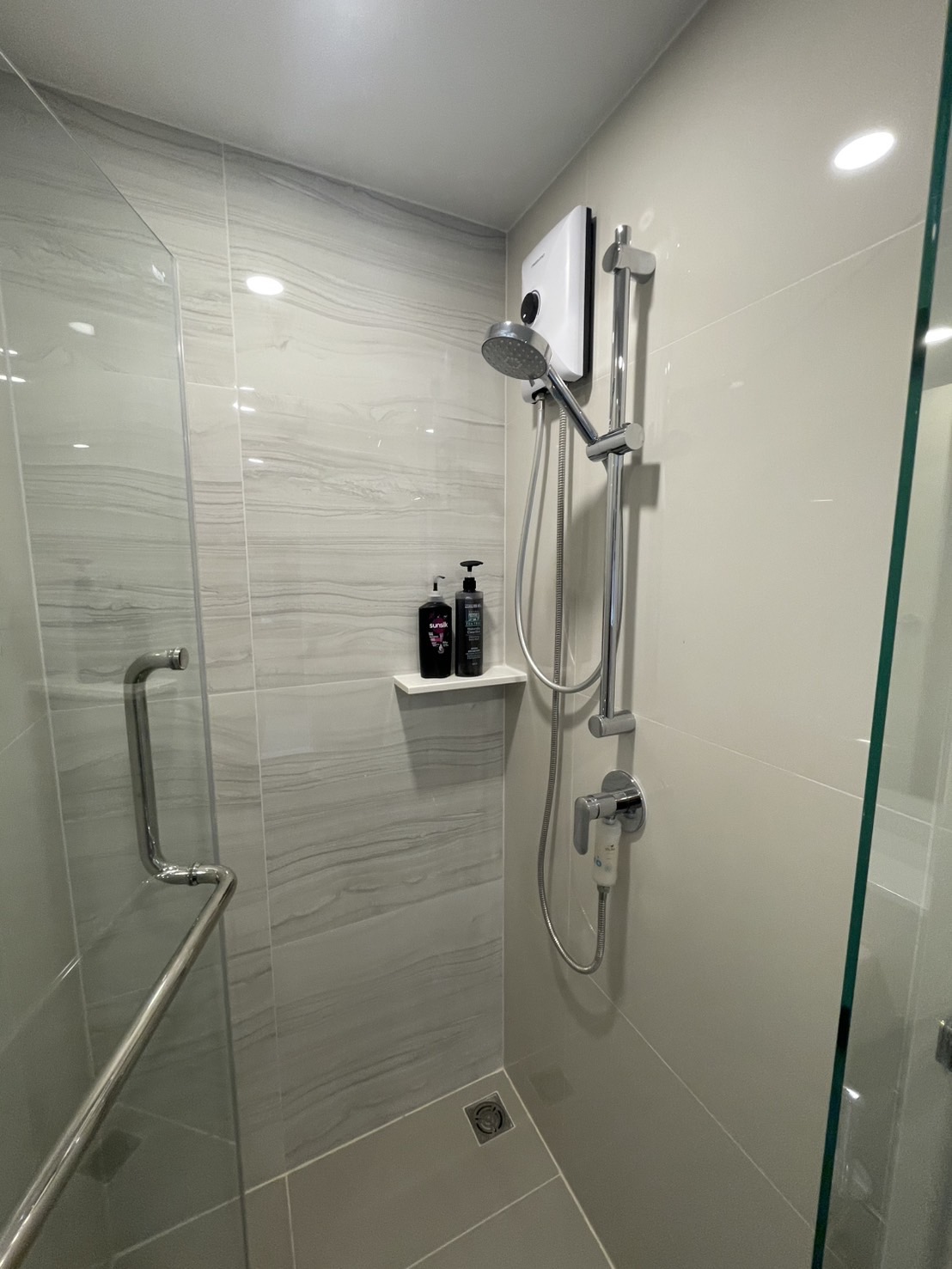 ห้องใหม่คอนโด Life Rama 4 - Asoke (ไลฟ์ พระราม 4 - อโศก) High Rise โซนพื้นที่ ใกล้ MRT ศูนย์การประชุมแห่งชาติสิริกิติ์ ให้เช่าห้องDuplex2ชั้น แบบ 2ห้องนอน 1ห้องน้ำ ขนาดห้อง 48 ตรม. ชั้น 34