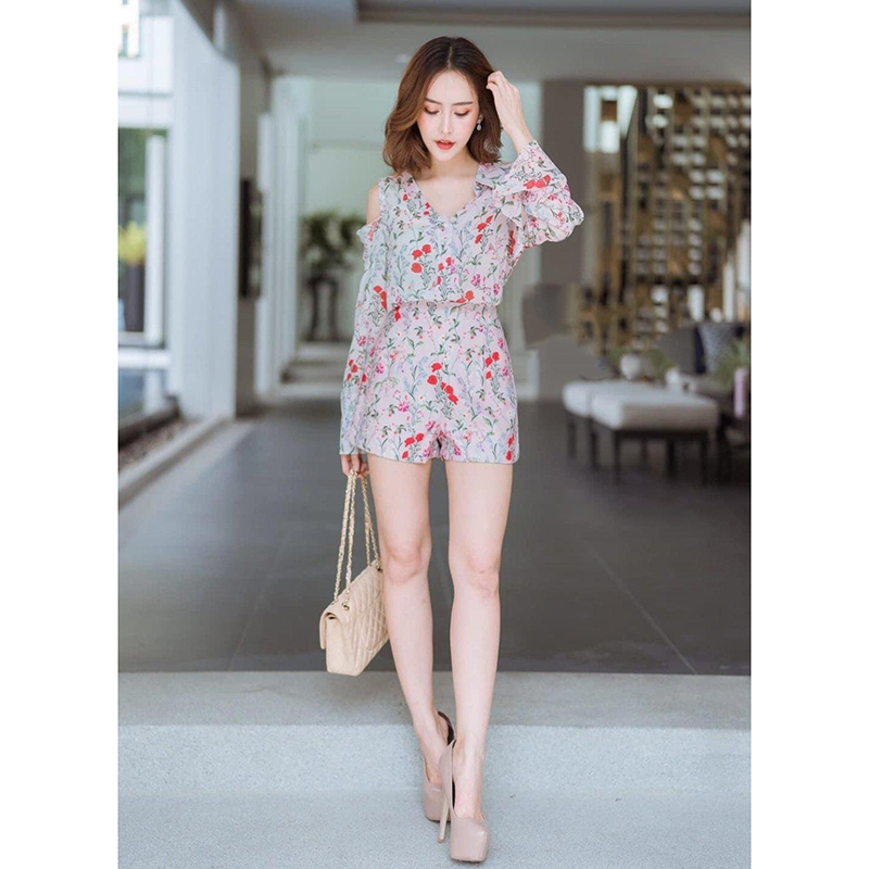 kudapy เซท 2 ชิ้น เสื้อเชิ๊ตทรงปล่อยพิมพ์ลายดอกไม้สีทูโทนขาว/ชมพู กับกางเกงขาสั้นพิมพ์ลาย