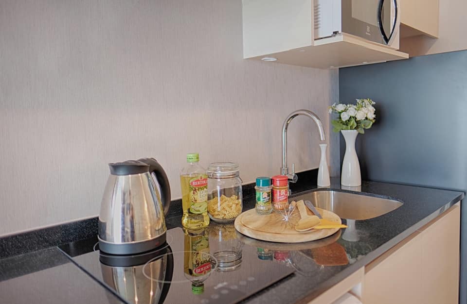 ให้เช่าคอนโด Noble Revolve Ratchada (โนเบิล รีวอลฟ์ รัชดา) - ห้องตกแต่งเฟอร์เครื่องใช้ไฟฟ้าครบ - การเดินทาง: ใกล้ MRT สถานีศูนย์วัฒนธรรม - ใกล้ Esplanade รัชดา Central พระราม