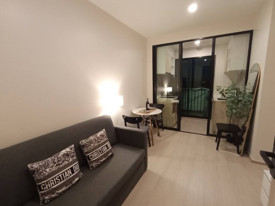 ให้เช่าคอนโด Nue Noble Ratchada-Lat Phrao (นิว โนเบิล รัชดา-ลาดพร้าว) โซน รถไฟฟ้า MRT ลาดพร้าว ห้องแบบ 1ห้องนอน / 1ห้องน้ำ ขนาดห้อง 31 ตรม. ชั้น 8