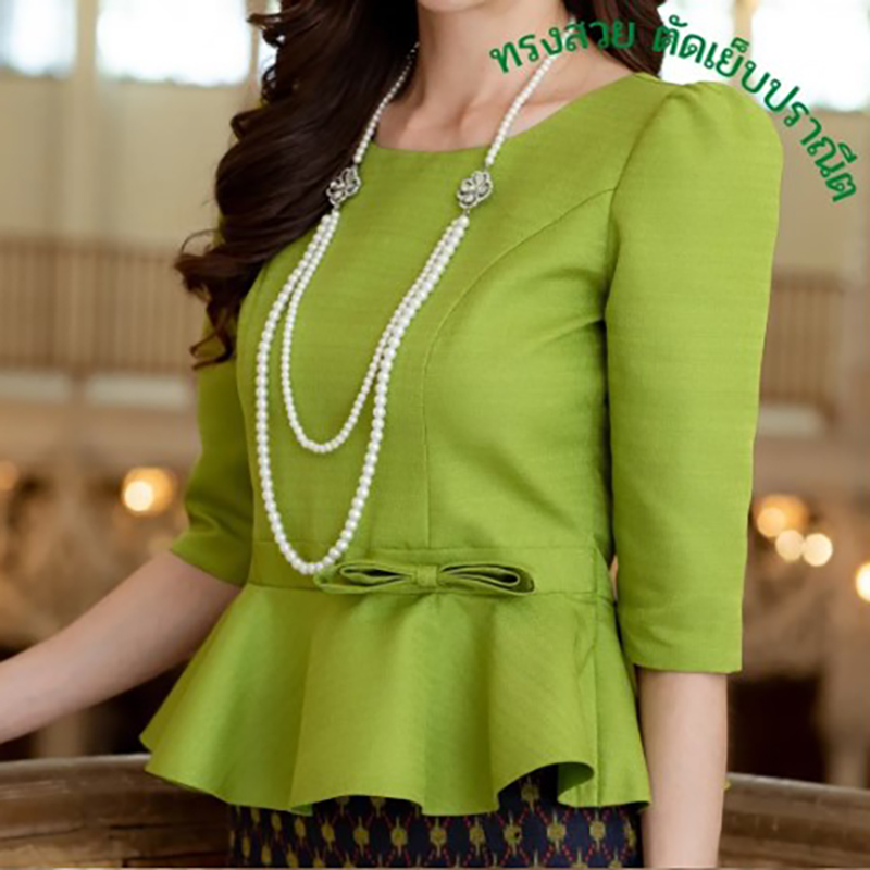 Kudapy เสื้อผ้าไหม สีม่วง สีเขียว สีเหลือง สีแดง คอกลม แขน 4 ส่วน เสื้อผ้าผู้หญิง เสื้อผ้าไหมผู้หญิง ชุดไทยประยุกต์ สวมใส่สบาย ดีไซค์สวยหรู สินค้าคุณภาพ