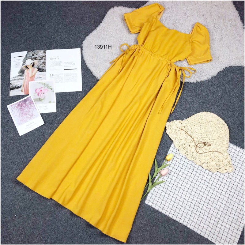 kudapy แม็กซี่เดรสยาวสีขาว,สีเขียว,สีเหลือง เจาะเอวด้านข้าง รูดปรับขนาดเอวเองได้ แขนจีบตุ๊กตา ซิปหลัง ผ้าซาร่าสีพื้น