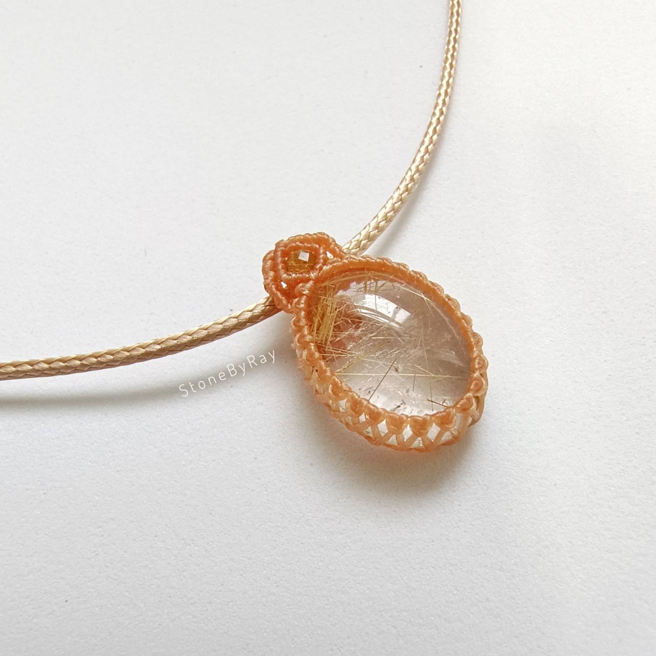 สร้อยคอเชือกจี้หินไหมทอง Rutilated Quartz