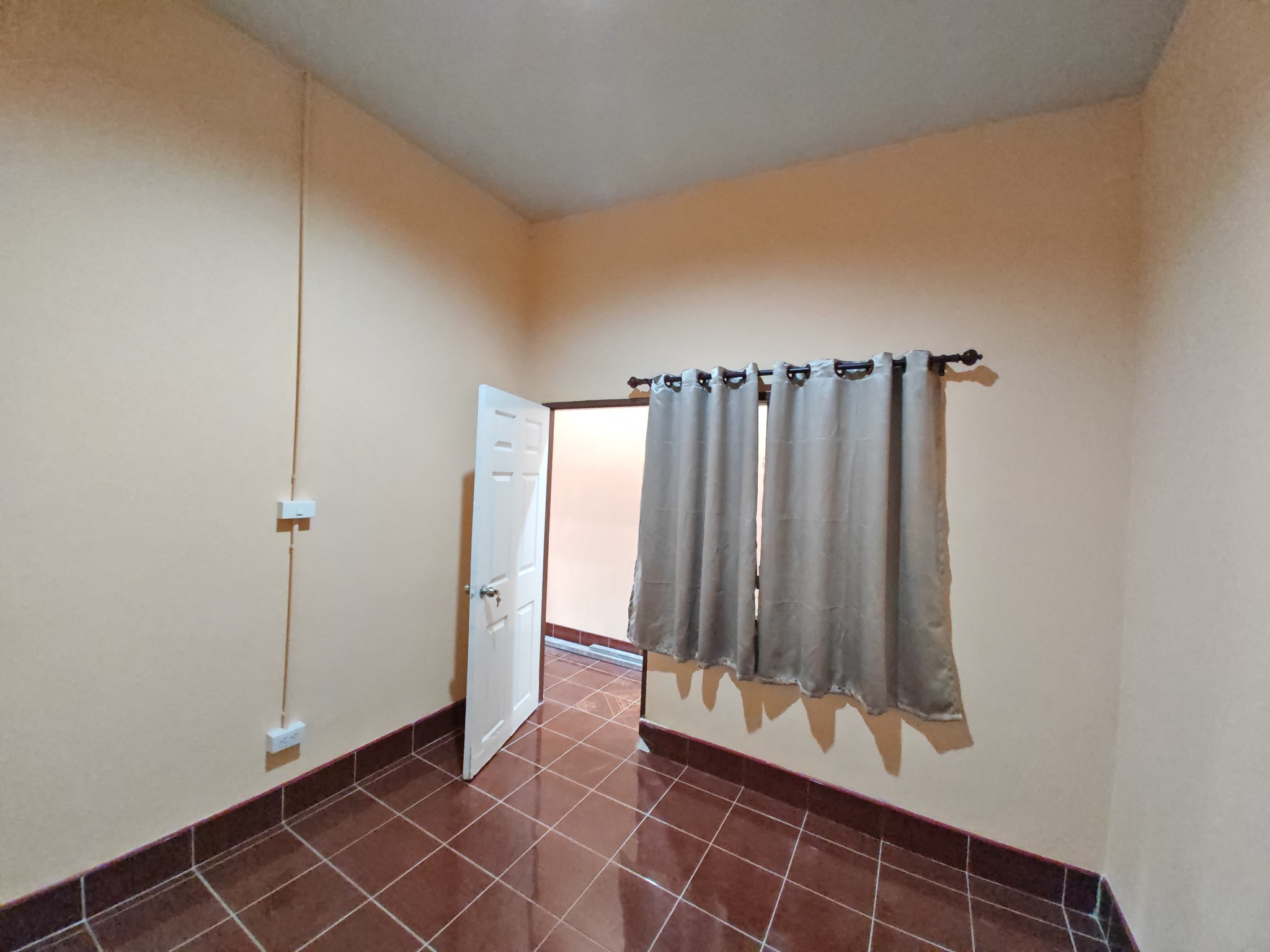 บ้านแสงตะวัน คลอง 11 ธัญบุรี ปทุมธานี ตกแต่งใหม่ 2 ชั้น ฟรีเฟอร์นิเจอร์ กู้ธนาคารหรือผ่อนบริษัทได้2 Storey Town House Thayaburi Pathum Thani 0909897810