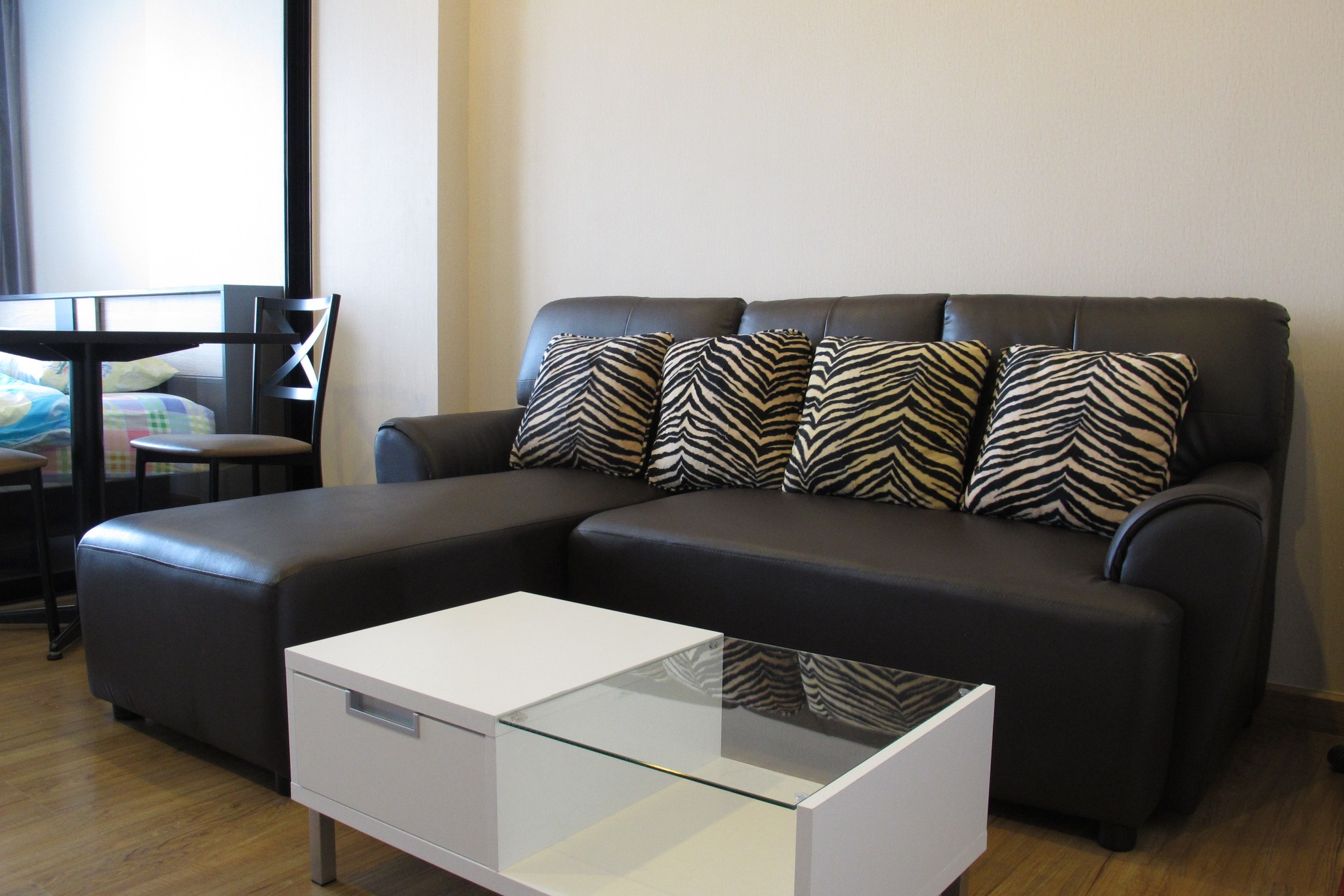 ให้เช่าคอนโด The Tree Interchange (เดอะ ทรี อินเตอร์เชนจ์) โซน รถไฟฟ้า MRT เตาปูน บางโพ 1ห้องนอน / 1ห้องน้ำ / ตึก A ขนาดห้อง 36 ตรม. ชั้น 18