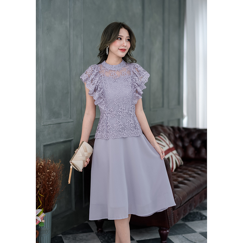 kudapy เดรสสั้นสีเทา/สีชมพู งานลุกไม้ปักผ้าเงา ปักลายแน่น ดีไซน์ช่วงแขนเป็นปีกผีเสื้อคลุมไหล่พอดี