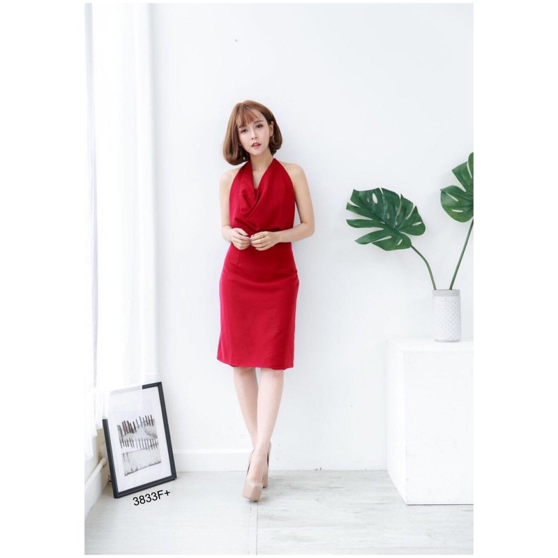 kudapy เดรสสั้นทรงคอย้วยสีแดงเข้ม สีเทา ผูกด้านหลังเก๋ ๆ ว้าวหลังค่ะ งานซับในเย็บติดทั้งตัว เนื้อผ้าฮานาโก๊ะอย่างดี