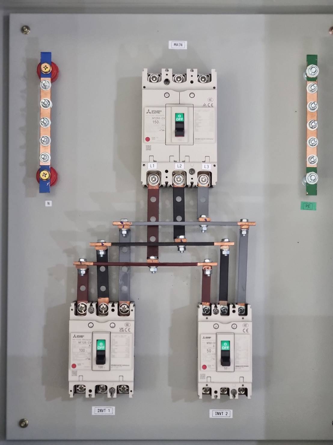 SOLAR DB ตู้คอนโทรล สำหรับระบบโซล่าเซลล์ AC 380V 3เฟส, 1Main Circuit Breaker, 2 Miniature Circuit Breaker