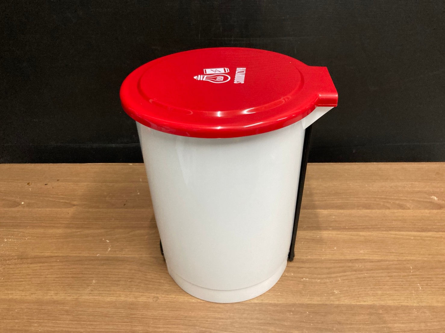 ถังขยะทรงกลม เท้าเหยียบ 12ลิตร