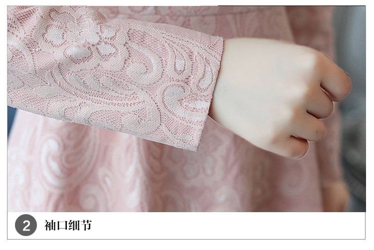 kudapy เดรสลูกไม้เนื้อหนาสีชมพูโอรสอ่อน / ขาว คอผ้าถักปักมุกหน้าอกซีทรู