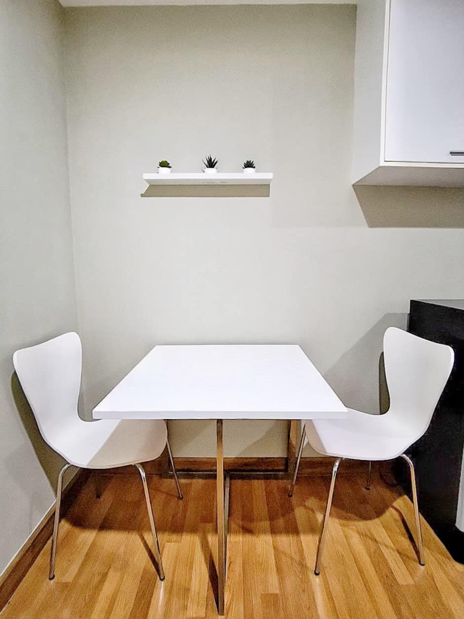 ปล่อยเช่าคอนโด Grene Suthisarn (กรีเน่ สุทธิสาร) - เฟอร์เครื่องใช้ไฟฟ้าครบครั้น - การเดินทาง: ห่าง 1.3 กม. จาก Mrt สุทธิสาร