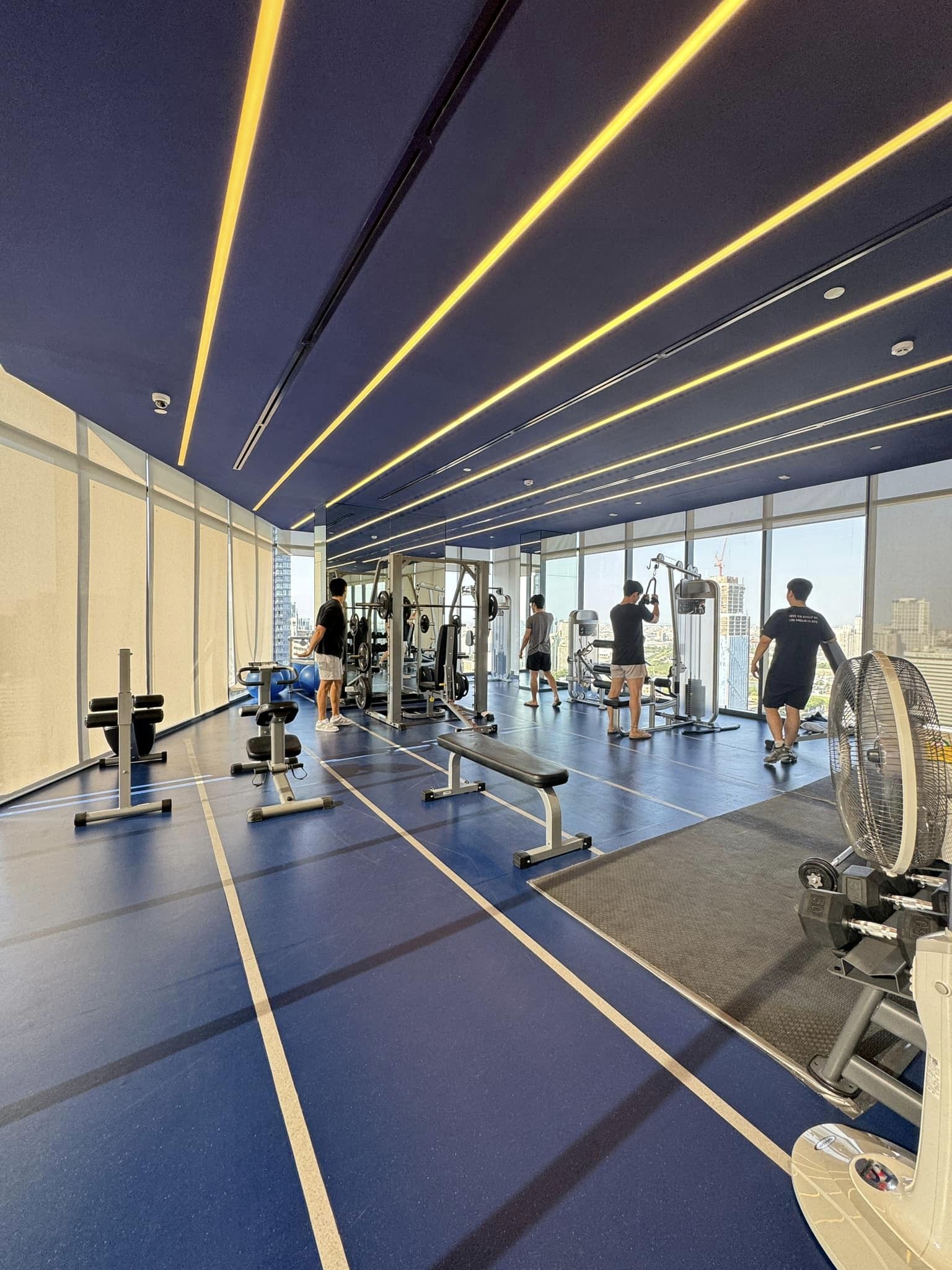 สนใจชมห้องติดต่อได้เลย Line ID: Smile-easy ปล่อยเช่าคอนโด IDEO Rama 9-Asoke (ไอดีโอ พระราม 9-อโศก) - Studio 1ห้องน้ำ 1ห้องครัว - ใกล้ MRT พระราม 9 - ขนาดห้อง 29 ตรม. ชั้น 27