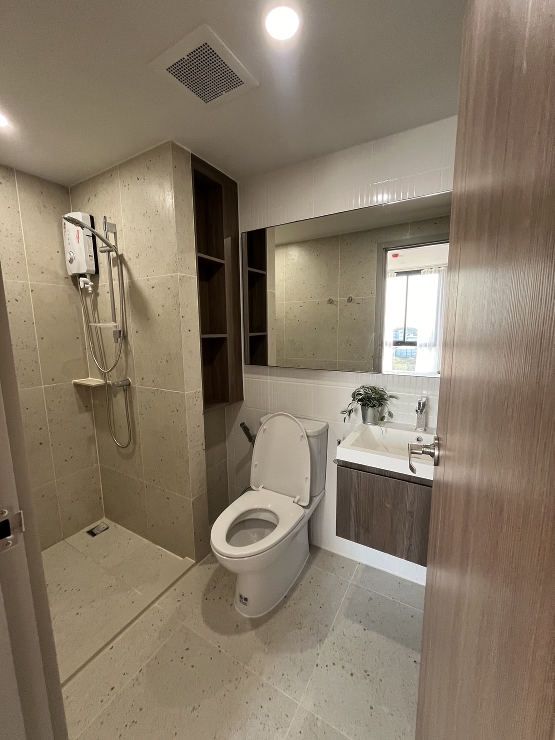 ปล่อยเช่าคอนโด Nue Core Khu Khot Station (นิว คอร์ คูคต สเตชัน) - ห้องใหม่มือแรก 1ห้องนอน 1ห้องน้ำ 1ห้องนั่งเล่น 1ห้องครัว - ใกล้ BTS คูดต - ขนาดห้อง 26.45 ตรม. ชั้น 7 ตึก D