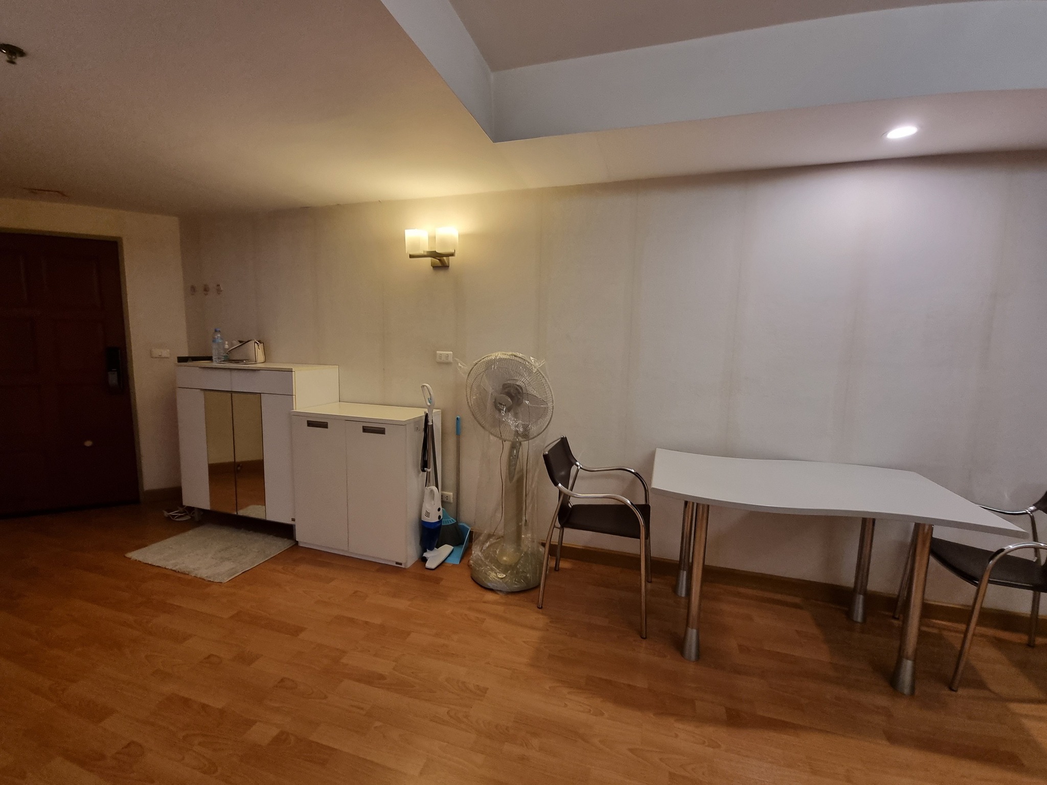 ให้เช่าคอนโด Supalai Park Phaholyothin (ศุภาลัย ปาร์ค พหลโยธิน) - โซนพื้นที่ BTS พหลโยธิน 24 - แบบห้อง 1ห้องนอน 1ห้องน้ำ - ขนาดห้อง 60 ตรม. ชั้น 2