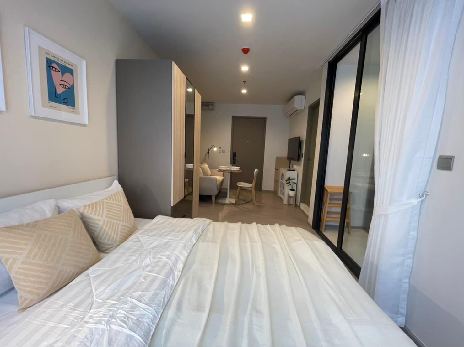 ห้องน่าอยู่ห้องครัวแยก MRT พระราม 9 Life Asoke Hype (ไลฟ์ อโศก ไฮป์) ให้เช่า