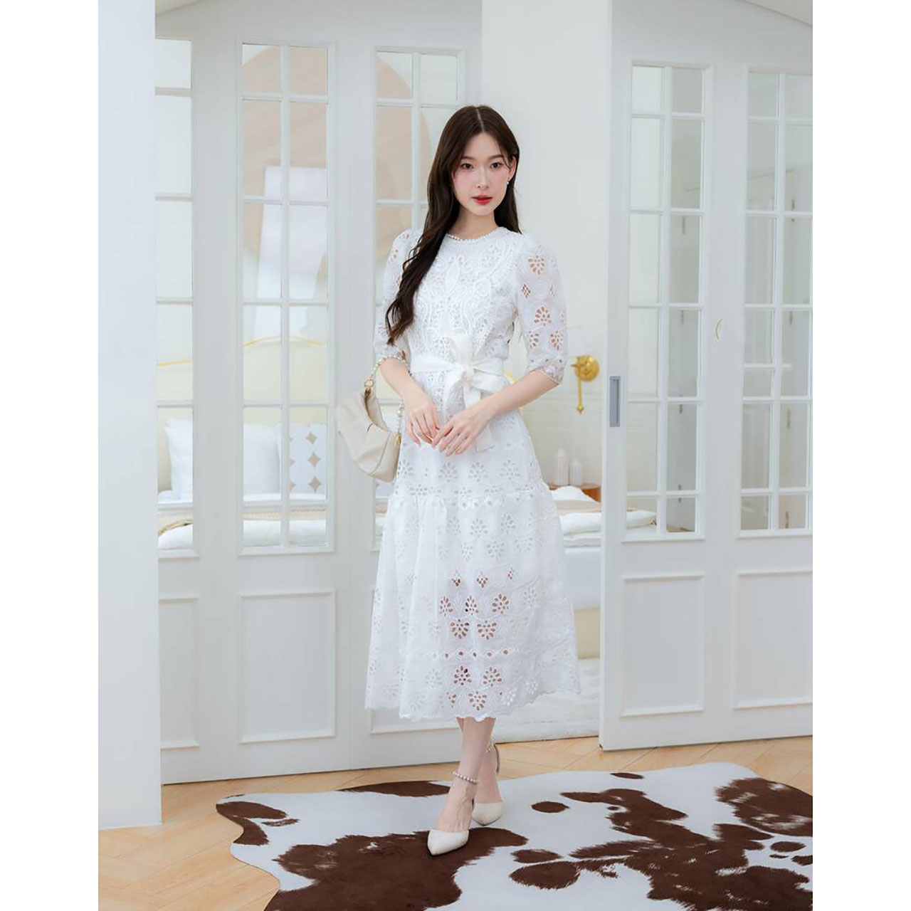 kudapy เดรสยาวสีขาว ลายผ้าปักลูกไม้สีขาว