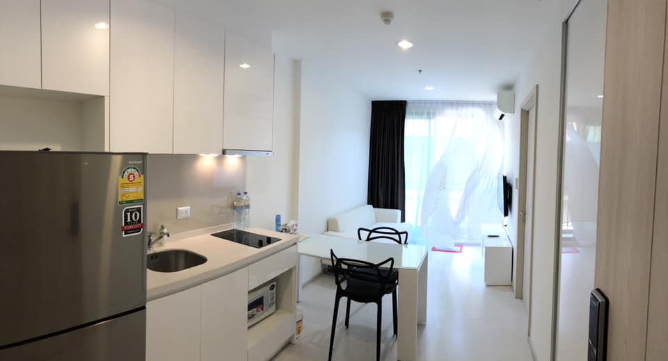 ปล่อยเช่าคอนโด Rhythm Sukhumvit 42 (ริทึ่ม สุขุมวิท 42) - 1ห้องนอน 1ห้องน้ำ 1ห้องนั่งเล่น - ใกล้ BTS เอกมัย / Gateway เอกมัย - ขนาดห้อง 35 ตรม. ชั้น 10