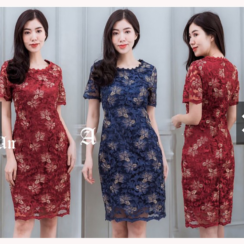 kudapy เดรสลูกไม้สีกรม/สีแดง แขนสั้น ผ้าลูกไม้ทอลายดอกไม้เดินดิ้นสีทอง มีซับในในตัวผ้าซาตินเงา ซิบซ่อนด้านหลัง