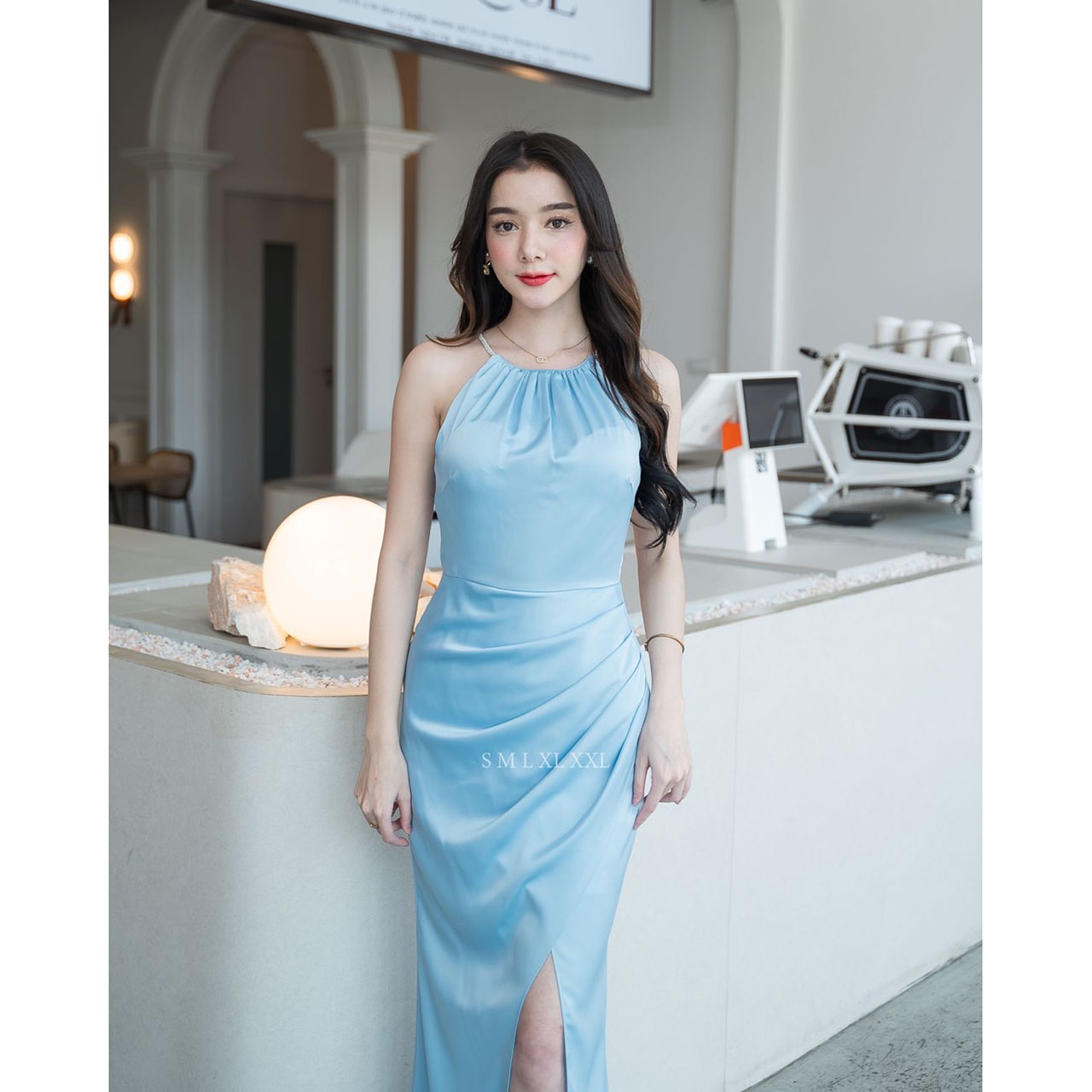 kudapy เดรสยาวสีฟ้า/สีน้ำตาลอิฐ ชุดราตรีแต่งคล้องคอสายเพชร งานสวย งานพรีเมี่ยมคัตติ้งเนี๊ยบ มีซับในเกรดเอ งานซิปหลัง