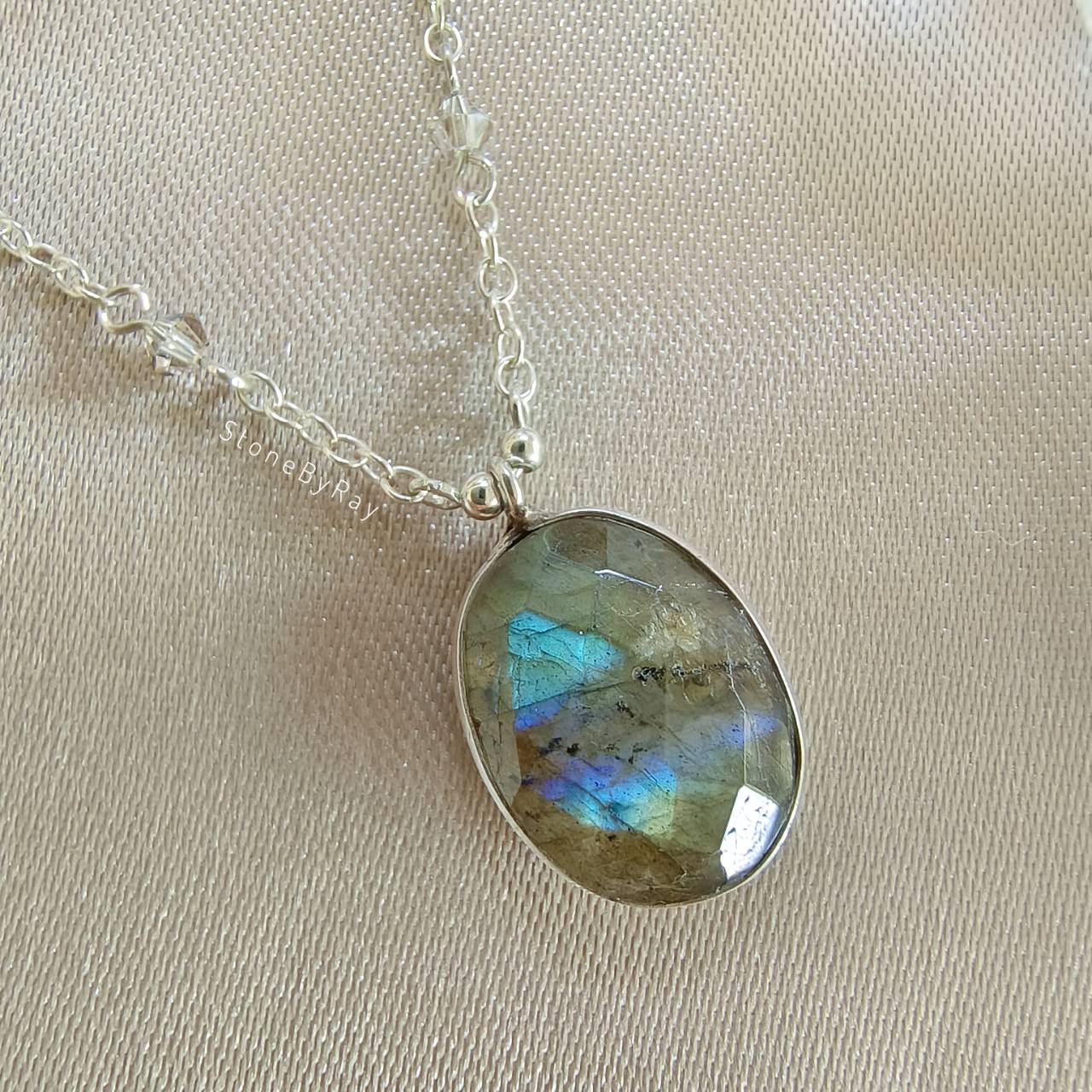 สร้อยคอเงินจี้หินลาบราโดไลท์ Labradorite