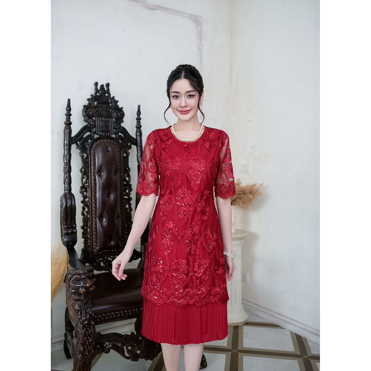 kudapy เดรสสั้นสีแดง/สีชมพุโอรส ผ้าลูกไม้เงาแต่งเลื่อมทั้งชุด สวยเนื้อผ้าดีมาก มีซับในทั้งชุดซิปหลัง