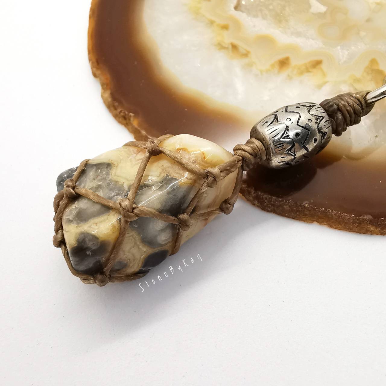พวงกุญแจหินเครซี่เลสอาเกต (Crazy Lace Agate)