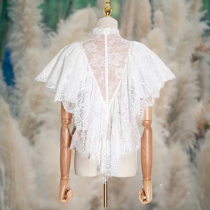 kudapy เสื้อลูกไม้สีขาว คอตั้ง ซับในครีม คัตติ้งระบายย้วยย่นทรง