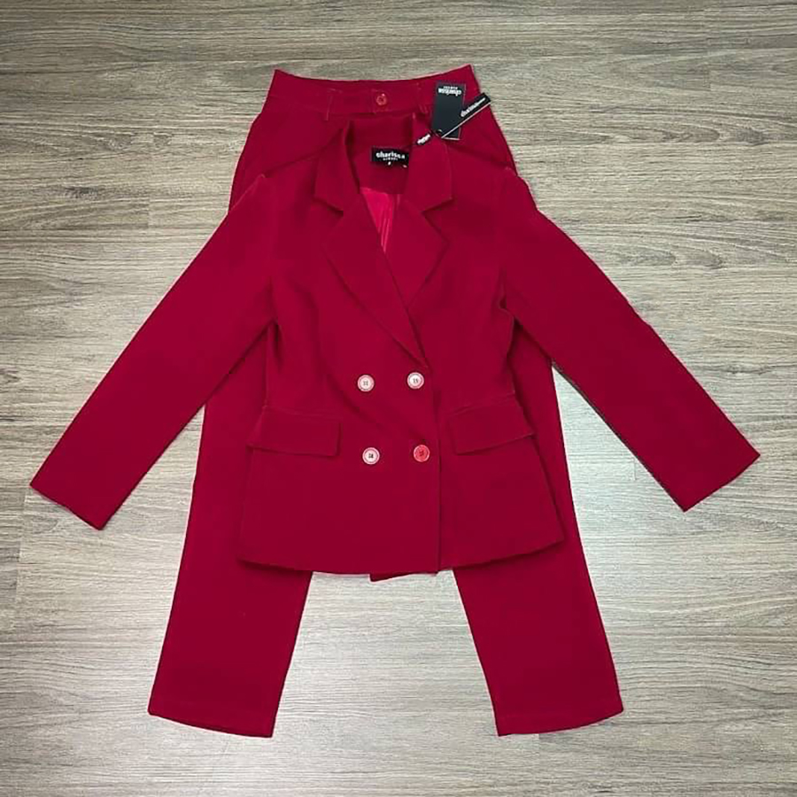 kudapy Set Blazer+กางเกง สีแดง, ชมพู เสื้อสูทแต่งกระดุม4 เม็ด มีซับในทั้งตัว มาพร้อมกับกางเกงขายาวทรงบอก กระเป๋าใช้งานได้จริงทั้งเสื้อกางเกง