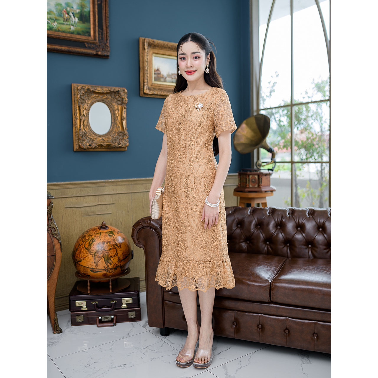 kudapy เดรสสั้นสีชมพู/สีเหลืองทอง ผ้าลูกไม้ทั้งชุด ผ้าสวยเกรดพรีเมี่ยม เป็นผ้าลูกไม้ลายกุหลาบแซมเลื่อมทั้งตัว