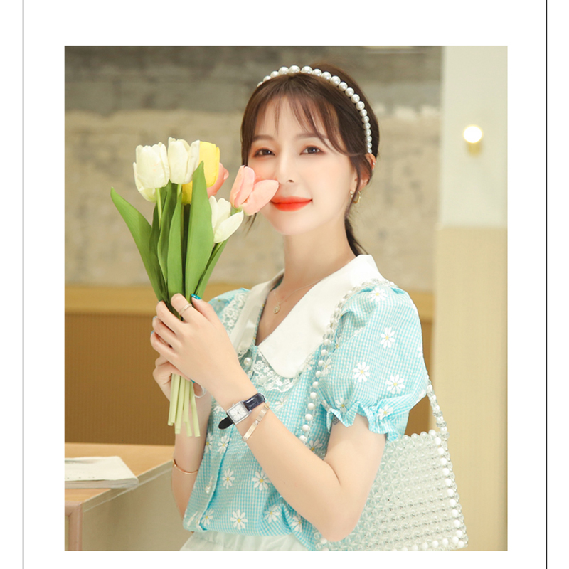 kudapy เสื้อแขนสี่นสีฟ้า ผ้าคอตตอนผสม ทอลายฟ้าขาวและพิมพ์ลายดอกไม้สีขาว