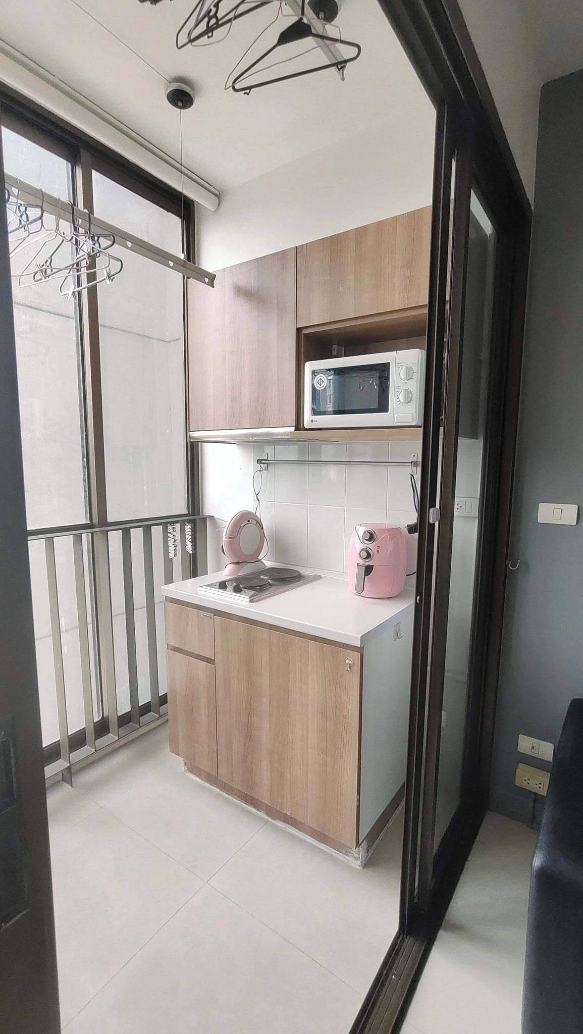 คอนโด ติด bts อุดมสุข IDEO Mix Sukhumvit 103 ให้เช่าห้องตกแต่งเฟอร์พร้อมอยู่ สอบถามแอด Line ID : Smile-easy