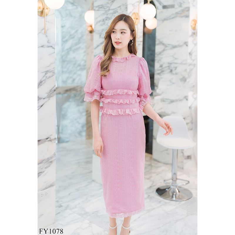 kudapy เดรสยาวสีขาว/สีชมพู ลูกไม้แขนสม็อค