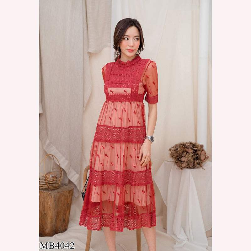 kudapy เดรสยาวสีแดง/สีกรม/สีชมพู/สีขาว ลูกไม้ตาข่ายสีสด ใส่สบายสวยดูดี