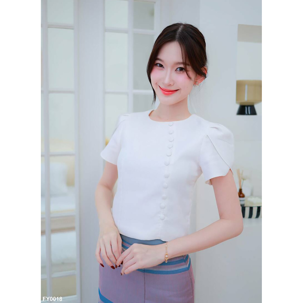 kudapy ชุดเซ็ทเสื้อผ้าไหมแต่งจีบตรวหัวไหล่ดูดี ผ้าถุงลายไทยสวยดูดีน่ารัก