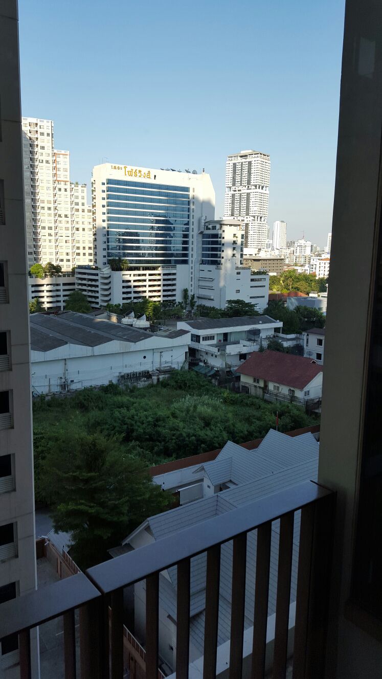 BTS Phrom Pong Condo For rent The Emporio Place (ดิ เอ็มโพริโอ เพลส) Duplex