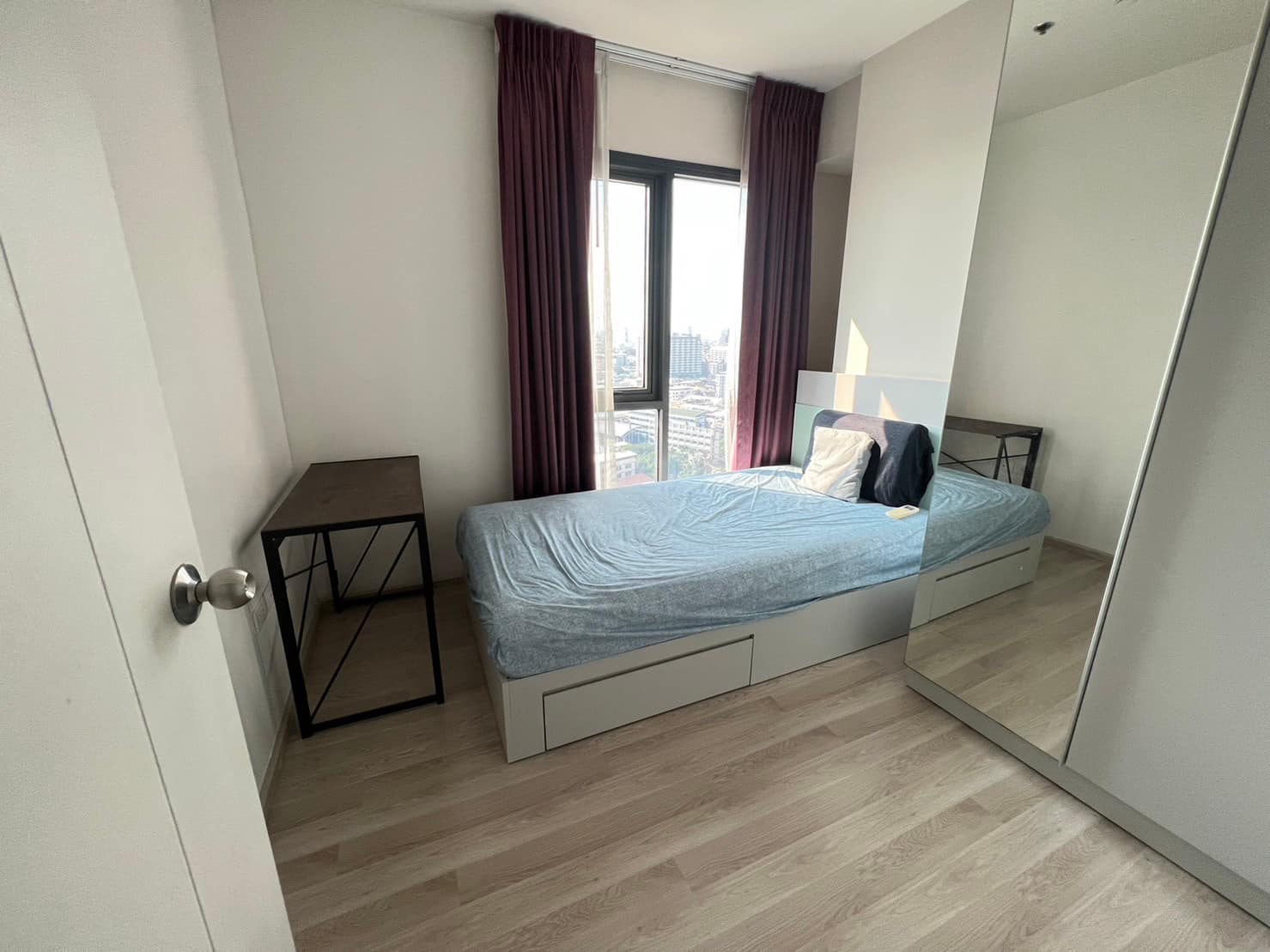 ให้เช่าคอนโด Centric Huai Khwang Station (เซ็นทริค ห้วยขวาง สเตชั่น) - Duplex2ชั้น 3ห้องนอน3ห้องน้ำจอดรถได้2คันห้องใหญ่ - การเดินทาง: ใกล้ MRTห้วยขวาง เพียง 120m