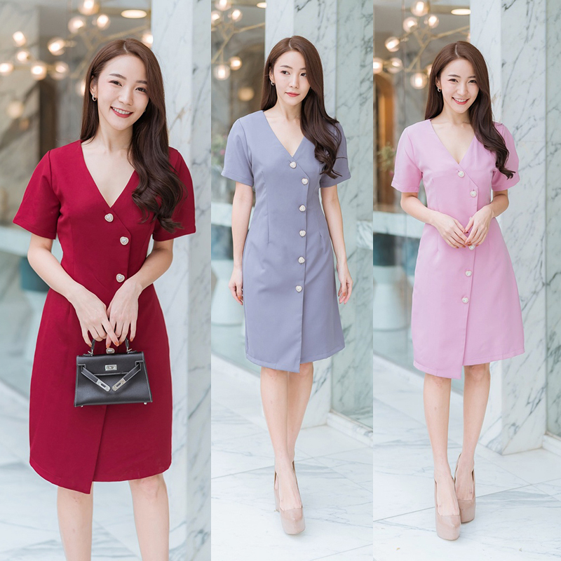 kudapy เดรสสั้นสีแดง/สีม่วง/สีเทา คอวีทำงานกระดุมทองใส่สบายสวยดูดี