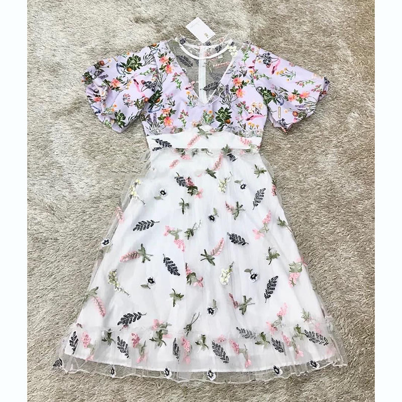 kudapy เดรสสั้นสีม่วง แขนพองทรงตุ๊กตา ช่วงคอเล่นระบาย ช่วงกระโปรงตัดเป็น 2 ชั้นนะคั เล่นผ้าแก้ว งานปักน้าค้า