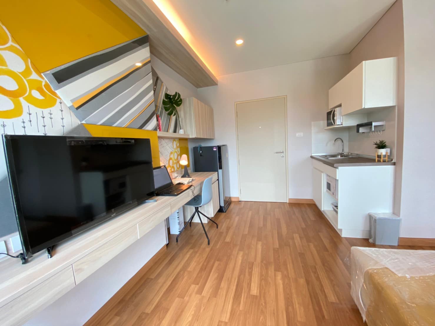 ลุมพินี พาร์ค วิภาวดี – จตุจักร ให้เช่าห้องสวยน่าอยู่มีเครื่องซักผ้า สอบถามแอด Line ID : Smile-easy