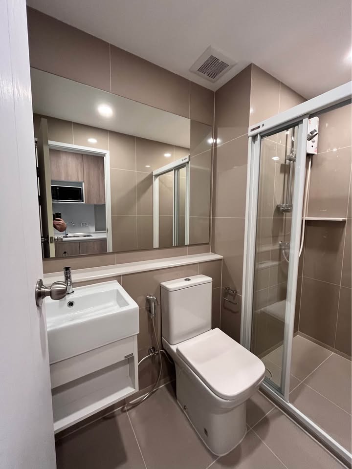 คอนโด Denim Jatujak (เดนิม จตุจักร) High Rise โซนพื้นที่ BTSหมอชิต MRTจตุจักร ให้เช่าห้องแบบ Studio 1ห้องน้ำ 1ครัวปิด ขนาดห้อง 23 ตรม. ชั้น 17 ตึก C