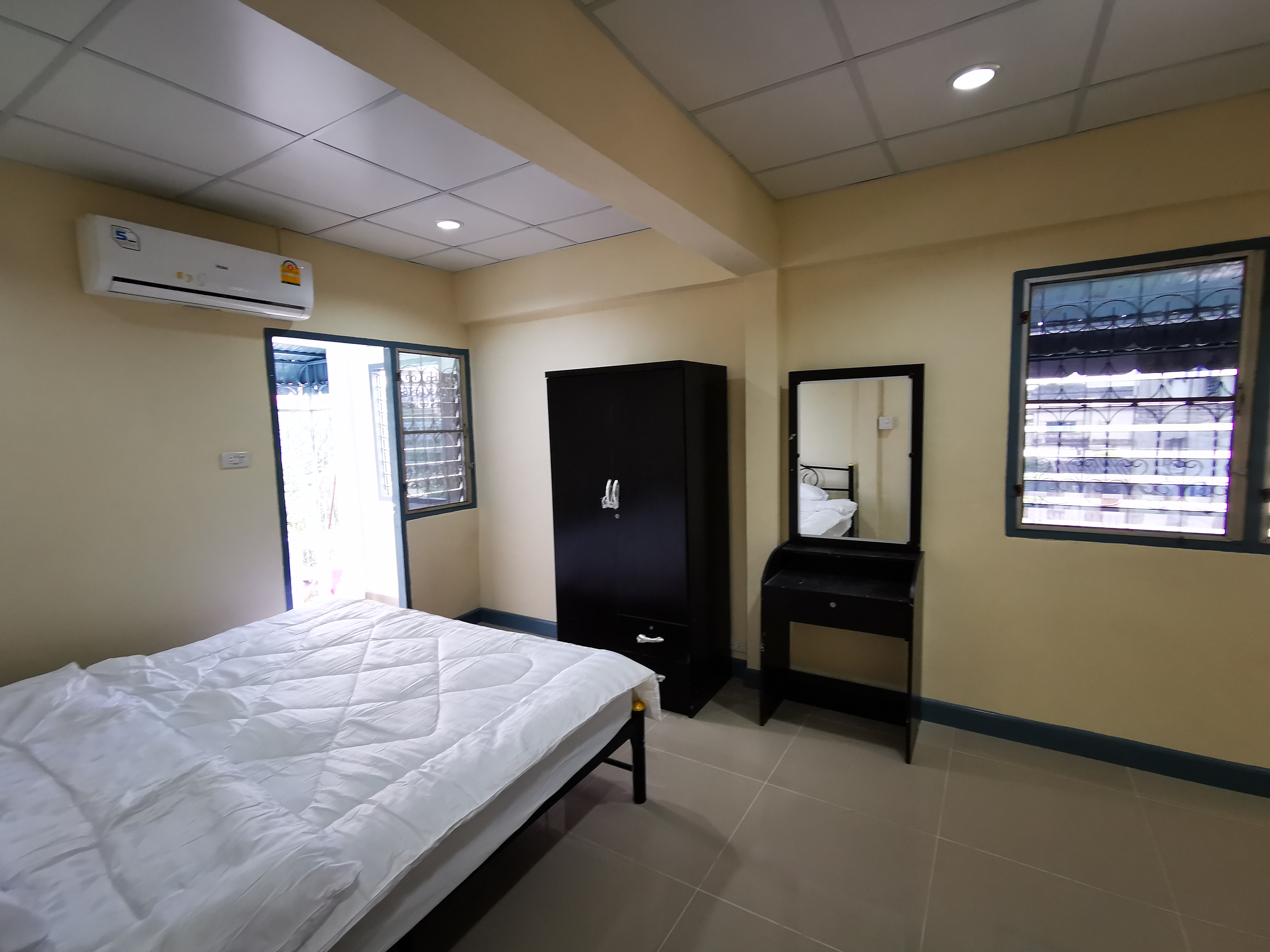 Nirun Condominium BTS Bangchak Fully Furnished Air Condition Furniture