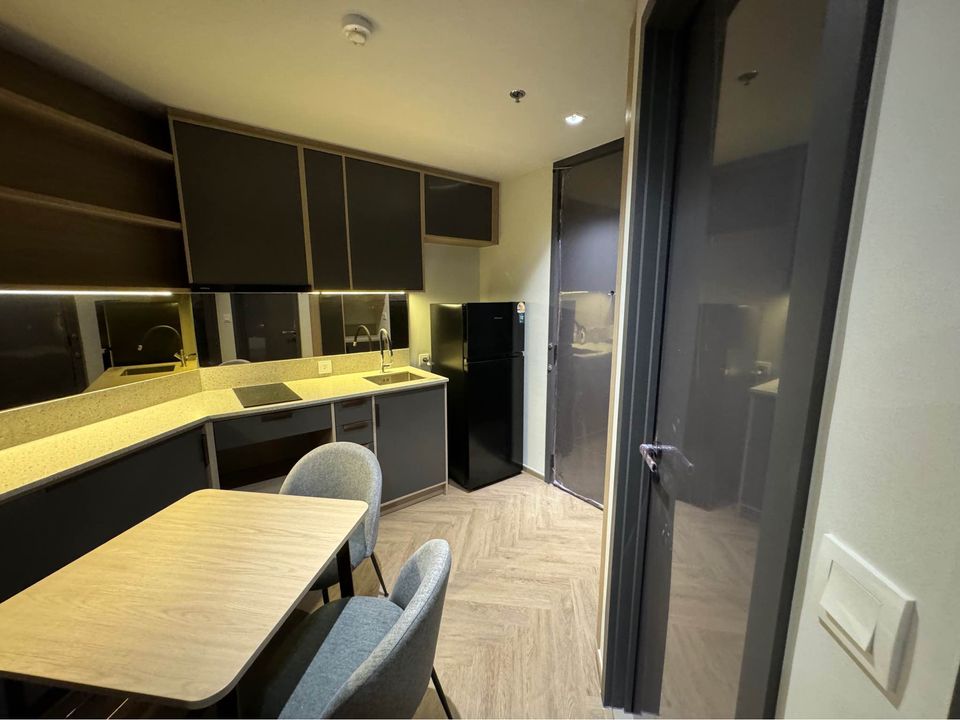 สนใจชมห้องติดต่อได้เลย Line ID: Smile-easy ปล่อยเช่าคอนโด Chapter Chula - Samyan (แชปเตอร์ จุฬา - สามย่าน) - ห้องใหม่ 1ห้องนอน 1ห้องน้ำ 1ห้องนั่งเล่น - ใกล้ MRT สามย่าน / จุฬา - ขนาดห้อง 35 ตรม. ชั้น 20