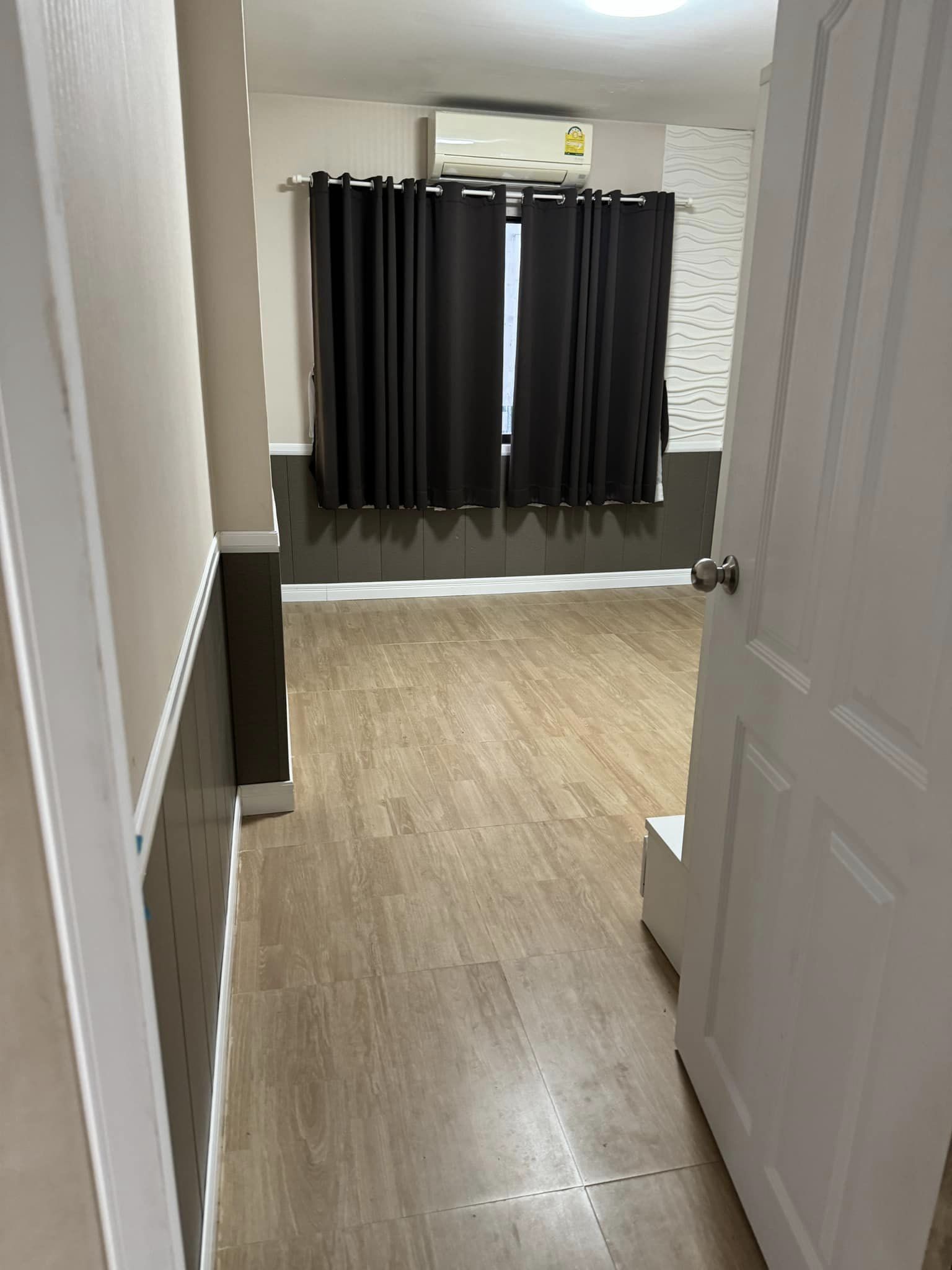 ปล่อยเช่าคอนโด Le Chateau Condo (เลอ ชาโต) ซอยศูนย์วิจัย 14 - เฟอร์เครื่องใช้ไฟฟ้าครบครั้น - 2ห้องนอน 1ห้องนั่งเล่น 2ห้องน้ำ