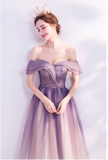 kudapy ชุดราตรียาวสีม่วงลาเวนเดอร์ ทรงเปิดไหล่ดีเทลสวยตามแบบงานหรูมากค่ะ (พรีออเดอร์นะคะ รอสินค้า 10-20 วัน)
