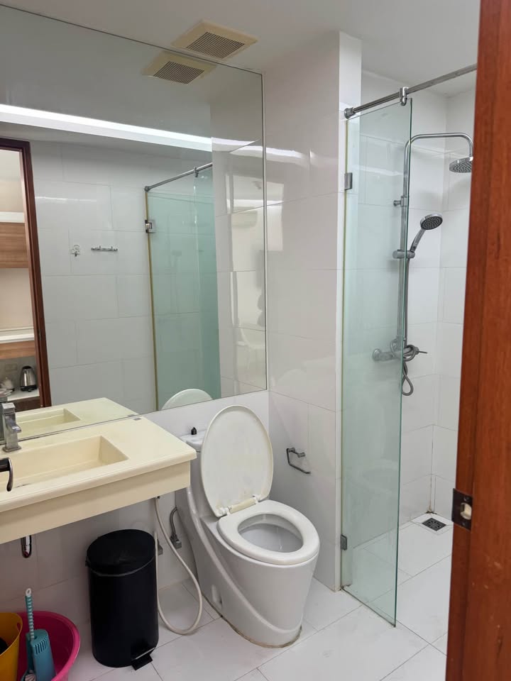 ปล่อยเช่าคอนโด Emerald Residence Ratchada (เอมเมอรัลด์ เรสซิเดนท์ รัชดา) - โซนพื้นที่ MRT ห้วยขวาง - Studio 1ห้องน้ำ - ขนาดห้อง 23 ตรม. ชั้น 3 ตึก C