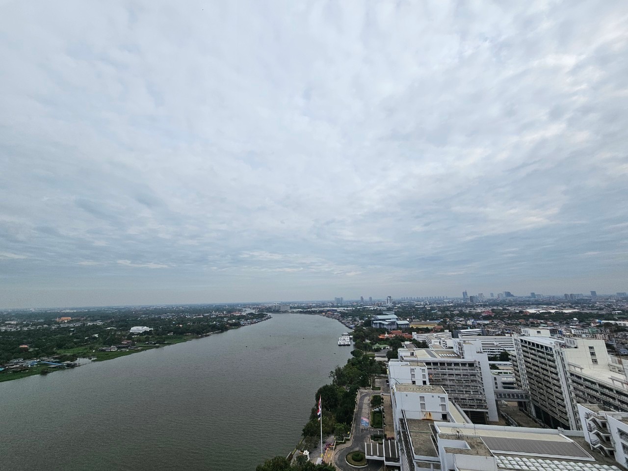 สนใจชมห้องติดต่อได้เลย Line ID: Smile-easy ปล่อยเช่าคอนโด Manor Sanambinnam (แมเนอร์ สนามบินน้ำ) - 2ห้องนอน 2ห้องน้ำ 1ห้องนั่งเล่น - ใกล้ MRT พระนั่งเกล้า - ขนาดห้อง 64 ตรม. ชั้น 27